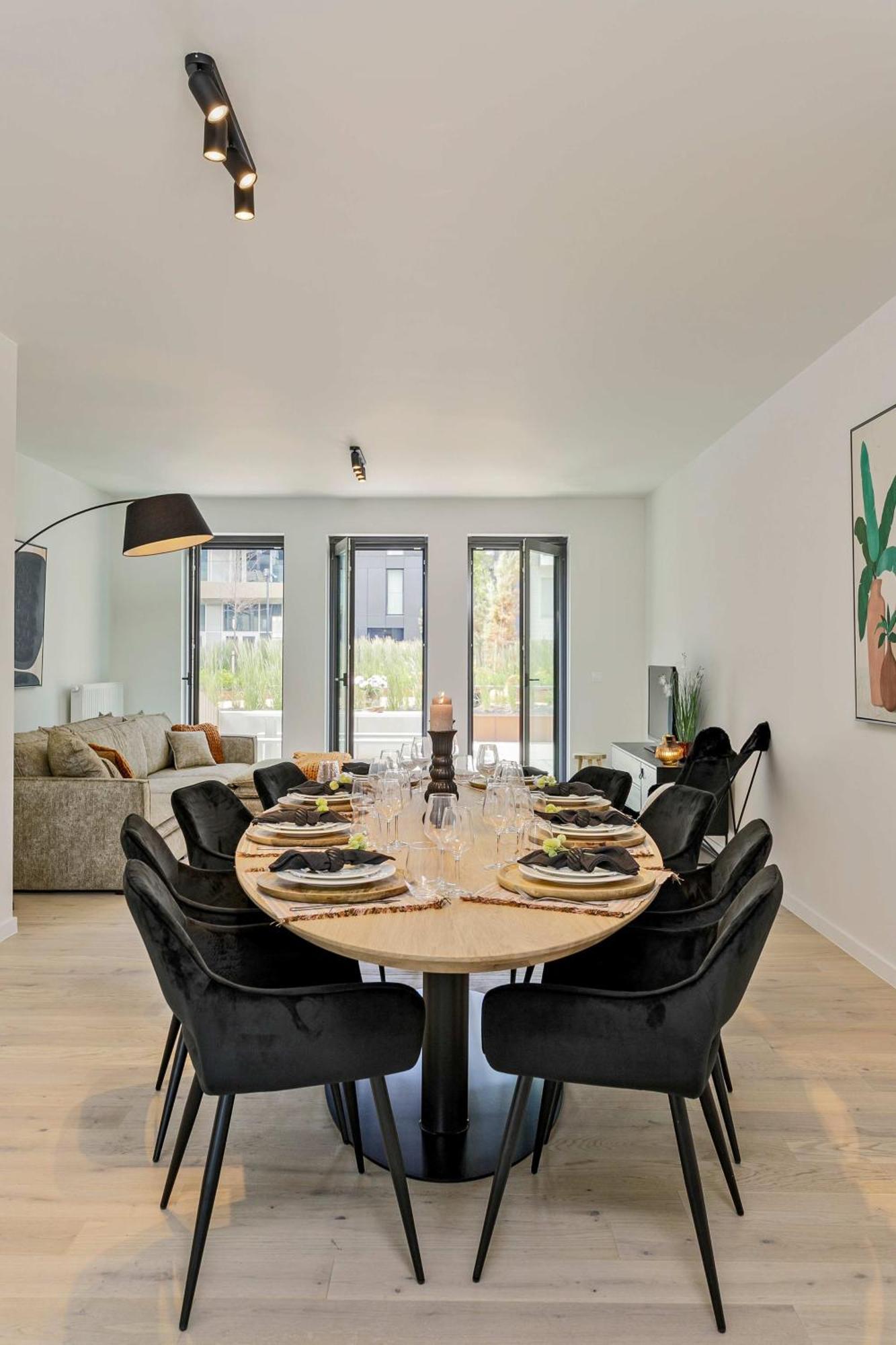 Huswell - Spacious Family Retreat With Terrace Oostende