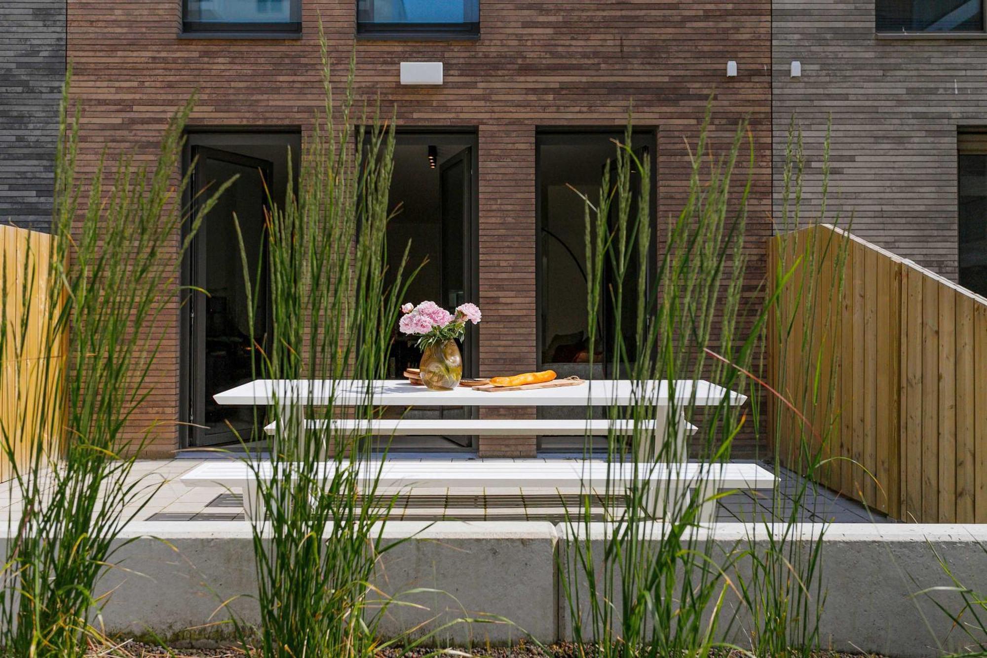 Huswell - Spacious Family Retreat With Terrace Oostende