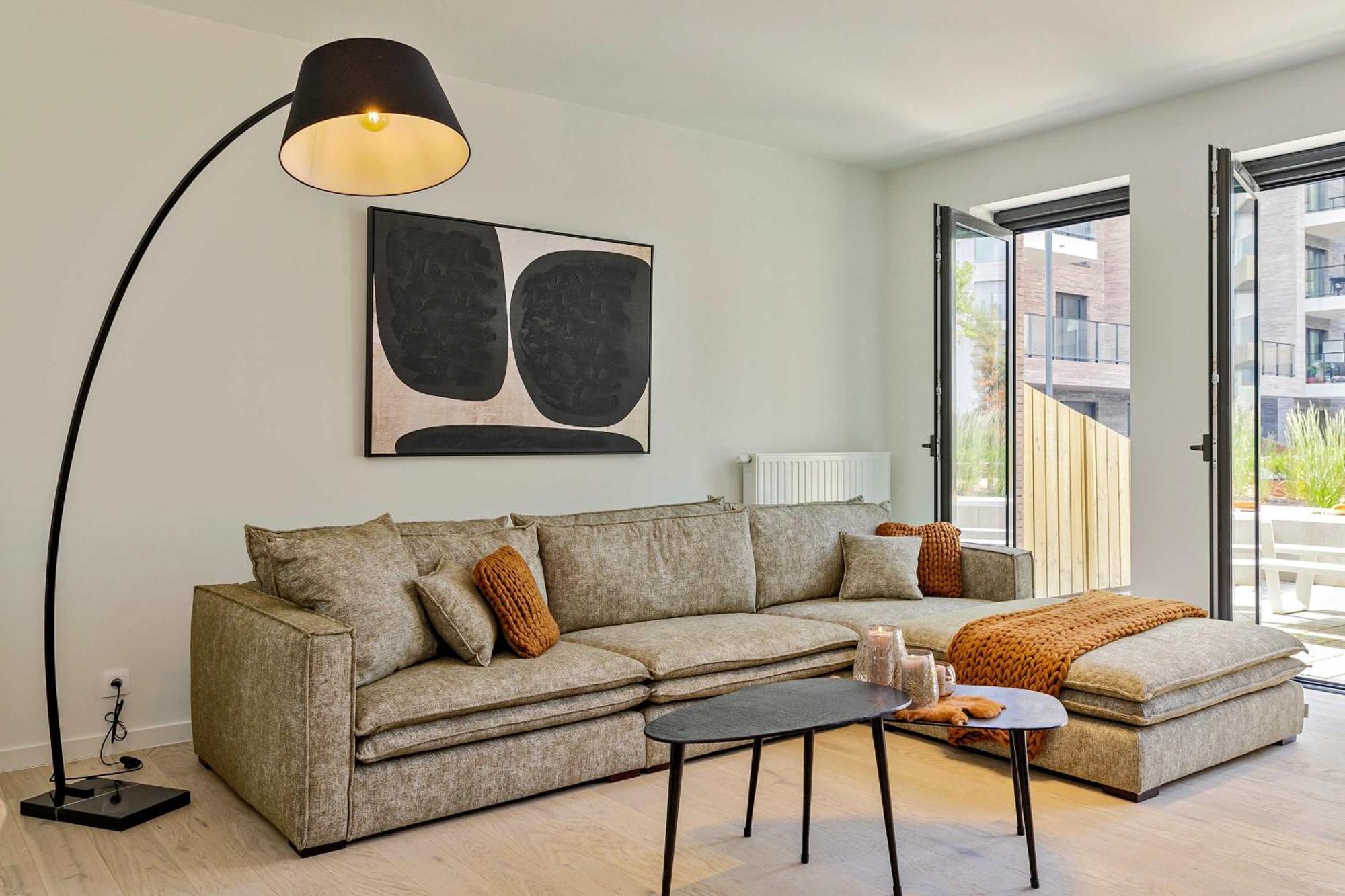 Huswell - Spacious Family Retreat With Terrace